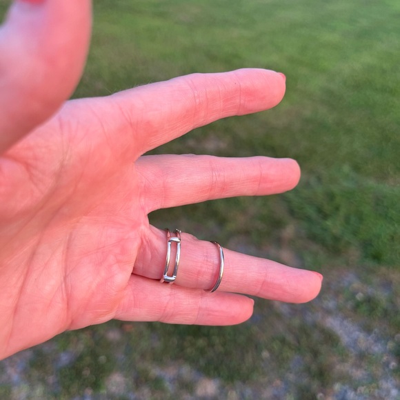 14 k white gold 1 carat oval diamond and Ring enhancer in Beautiful Moissanite! - Picture 5 of 13